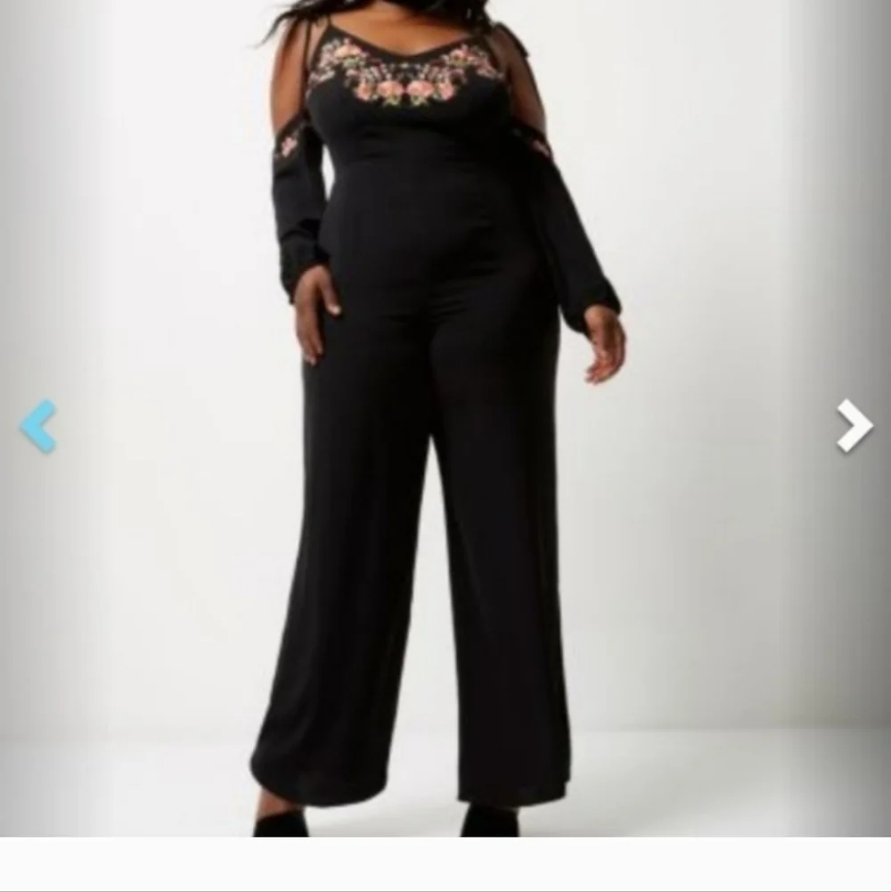 Nw0t ASOS FLORAL EMROIDERED JUMPSUIT SIZE 16